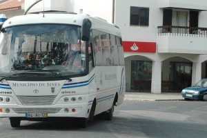 O transporte rodoviário da cidade de Sines funciona de hora a hora, das 7h às 20h, nos dias úteis