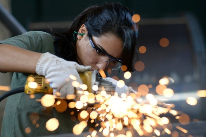 Os salários médios das mulheres são inferiores em 16,7% comparando com o dos homens, o que corresponde a menos 61 dias de trabalho remunerado