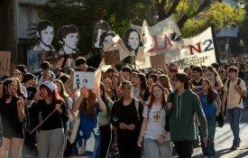 Estudantes homenageiam aqueles que há 50 anos foram sequestrados pela ditadura