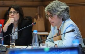 Ministra da Cultura quer baixar salários para que haja «igualdade» na CNB