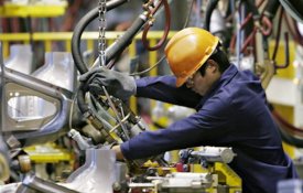 Greve na Peugeot em Mangualde contra a «bolsa de horas»