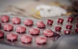 Sem dourar a pílula, trabalhadores do sector farmacêutico exigem aumento de 125 euros