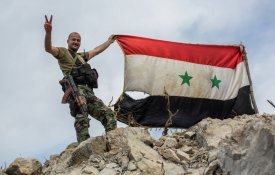 Turquia continua a «armar grupos terroristas» em Idlib