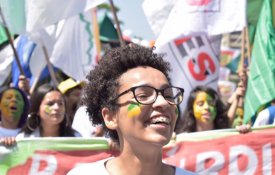«Grito dos excluídos» e «Tsunami da Educação» levam milhares às ruas contra Bolsonaro