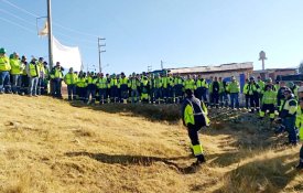No segundo dia de greve, Polícia carregou sobre mineiros peruanos
