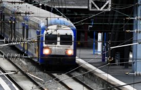 Trabalhadores ferroviários franceses em luta contra reforma das pensões