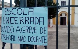  Greve em Dezembro por mais auxiliares nas escolas