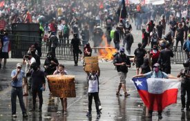 Protestos contra Piñera alcançaram bairros ricos de Santiago