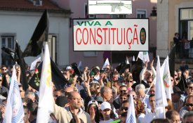  Militares aguardam discussão da petição sobre vencimentos