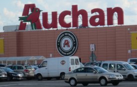  Trabalhadores do Auchan denunciam estagnação salarial