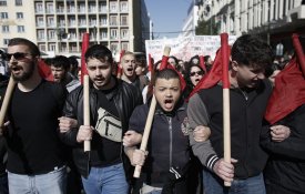 Gregos manifestam-se contra a nova reforma das pensões