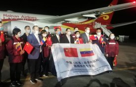 Mais médicos e ajuda chinesa na Venezuela para lutar contra a Covid-19