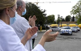 Os médicos e o guarda-chuva