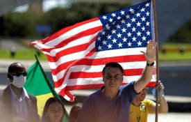 Bolsonaro participa em nova manifestação golpista: «Acabou a paciência»