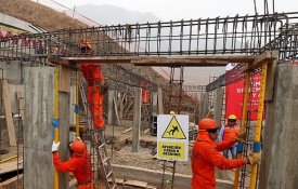 Quase meio milhão de trabalhadores da construção sem apoio no Peru