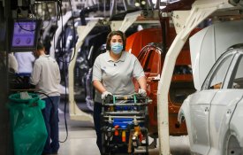 Melhores condições de trabalho e menos horas podem manter empregos na Autoeuropa
