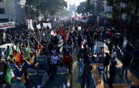  Central sindical uruguaia defende direito ao protesto