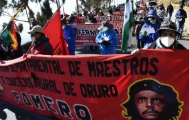  Milhares manifestam-se em defesa dos direitos e contra o governo golpista boliviano