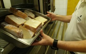  Grupo Pestana substitui refeição dos trabalhadores por sandes de pão de forma