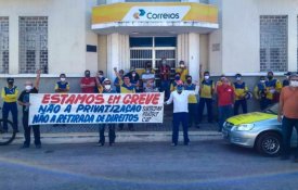  Trabalhadores dos Correios no Brasil em greve pelos direitos e contra a privatização