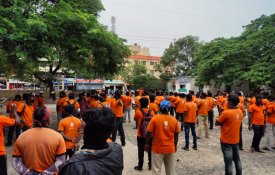 Estafetas da Swiggy protestam na Índia contra a enorme exploração