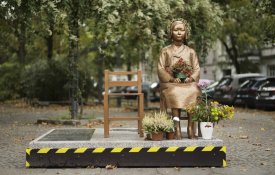 Berlim mantém para já a estátua das «mulheres de conforto» coreanas