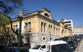Dispensário de Alcântara dará lugar a habitação privada