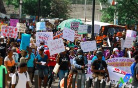 Moïse acusado de instaurar ditadura e promover violência no Haiti
