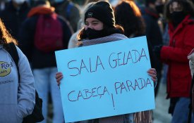 Estudantes de Serpa em protesto contra o frio gélido nas salas de aula