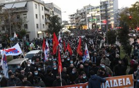 Milhares em Atenas contra brutalidade policial e autoritarismo em tempos de pandemia