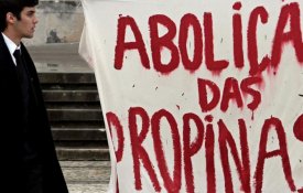 Propinas: OCDE propõe continuar a penalizar famílias