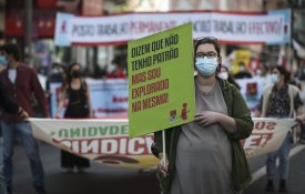  Milhares de jovens na rua tomam as rédeas do futuro