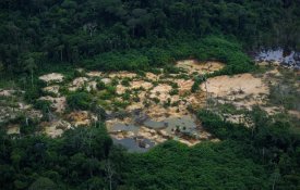 Mineração ilegal aumenta devastação na Terra Indígena Yanomami