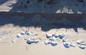 Protecção de golfe gera atentado ambiental na Praia da Estela