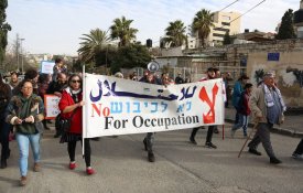 Forças israelitas carregaram sobre protesto contra despejos em Sheikh Jarrah