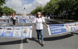 Enfermeiros protestam frente à ARS Norte