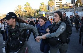 Jornalista detida quando cobria protestos em Jerusalém