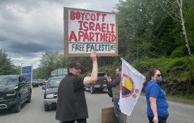 Canadianos solidários impedem navio israelita de atracar