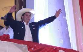 Pedro Castillo proclamado presidente do Peru após 40 dias de espera
