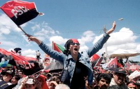 Com bicadas a gringos, Ortega destaca economia «estável» no aniversário da revolução