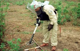  Chuvas deixaram a descoberto duas bombas dos EUA no Centro de Vietname