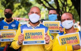  Trabalhadores dos Correios no Brasil em greve contra a privatização