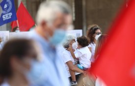 Enfermeiras contra discriminação devido à maternidade