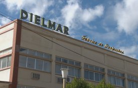 Trabalhadores da Dielmar manifestam-se pelos salários de Outubro