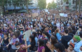  Milhares na rua contra a «cultura da violação» no Uruguai