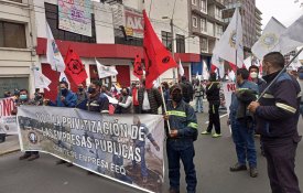 Trabalhadores equatorianos nas ruas pelos direitos e contra as privatizações