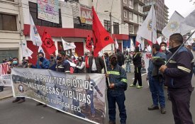 Trabalhadores equatorianos nas ruas pelos direitos e contra as privatizações