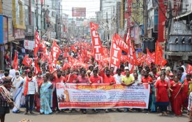Índia: milhões de trabalhadores fazem greve para defender o futuro
