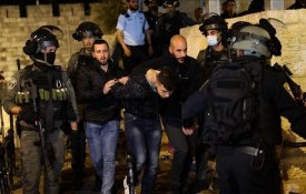 Forças israelitas prendem 22 palestinianos na Cisjordânia ocupada