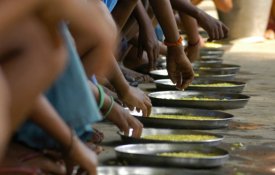 Índia: 71% dos habitantes não têm dinheiro para uma refeição saudável
